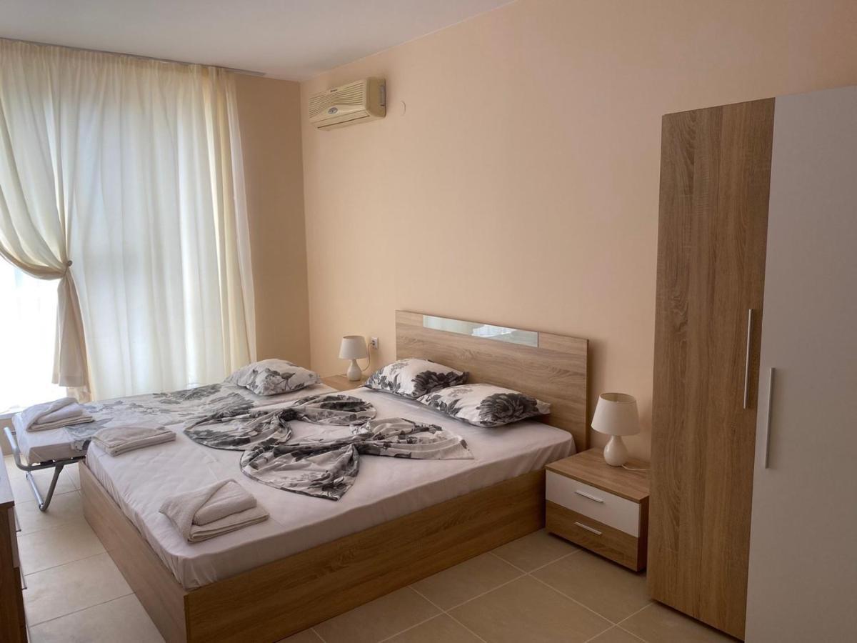 Golden Sea View Apartments 1 Поморие Экстерьер фото