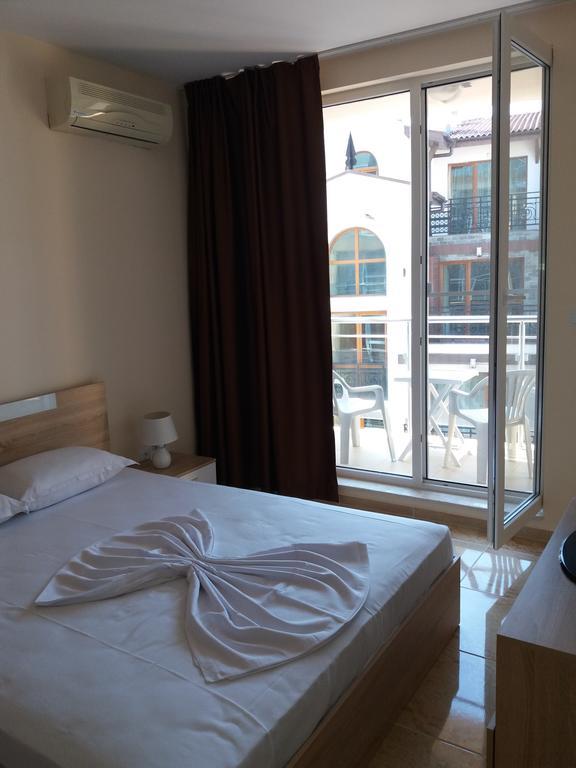 Golden Sea View Apartments 1 Поморие Экстерьер фото