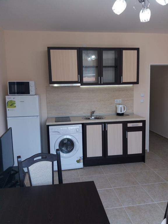 Golden Sea View Apartments 1 Поморие Экстерьер фото