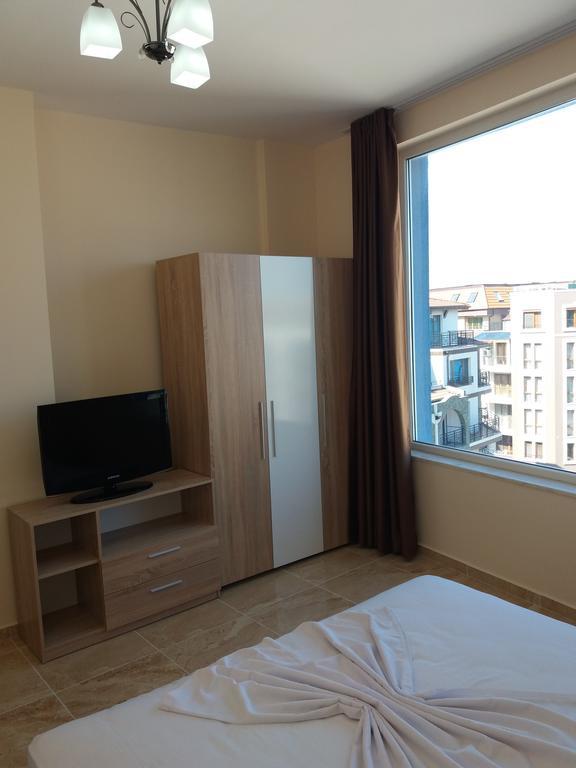 Golden Sea View Apartments 1 Поморие Экстерьер фото