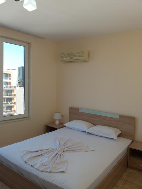 Golden Sea View Apartments 1 Поморие Экстерьер фото